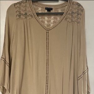 Womens 3/4 sleeve top